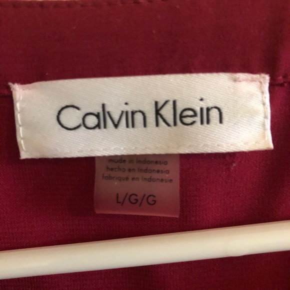 Calvin Klein Red top with black detailing - Picture 2 of 2
